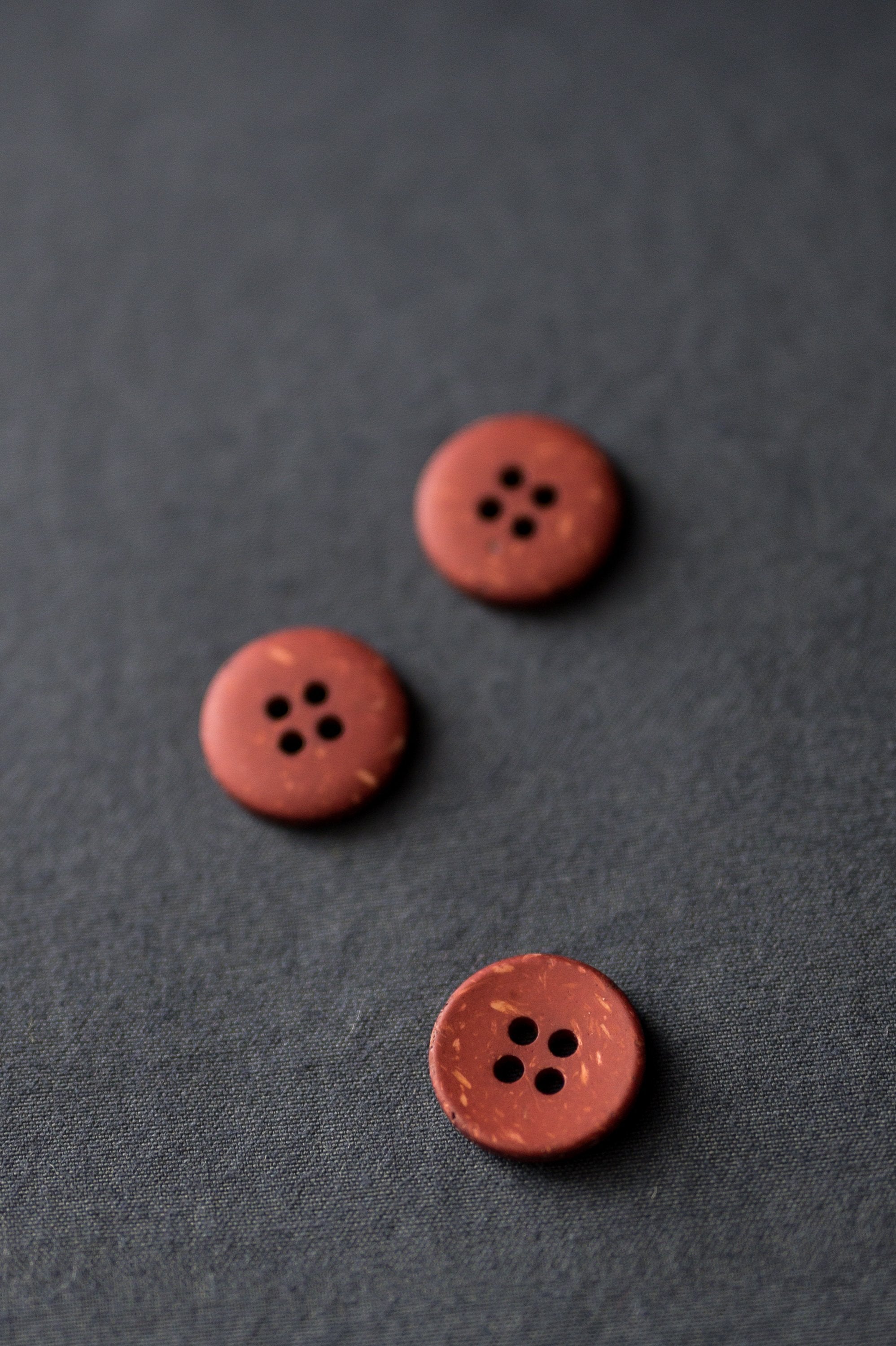 Brick - Speckles Recycled Button - Merchant & Mills - 18mm Brick - Speckles Recycled Button - Merchant & Mills - 18mm