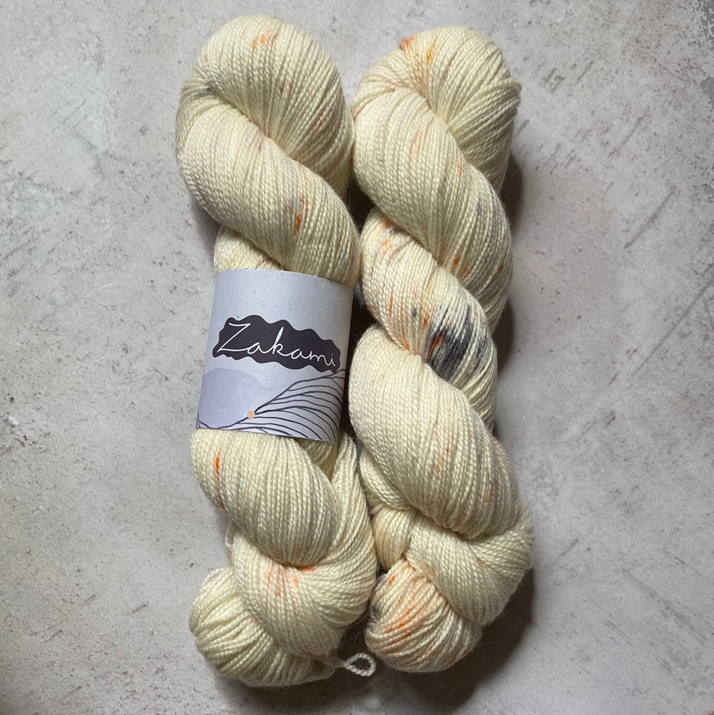 beautiful-knitters-zakami-corriedale-the-world-is-on-hold