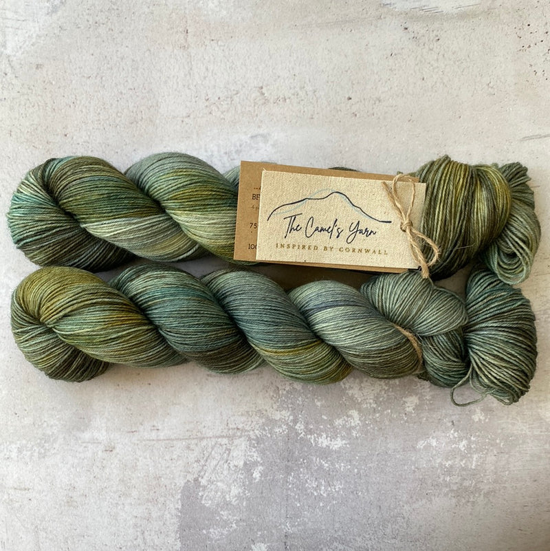 beautiful-knitters-the-camels-yarn-bfl-sock-intertidal