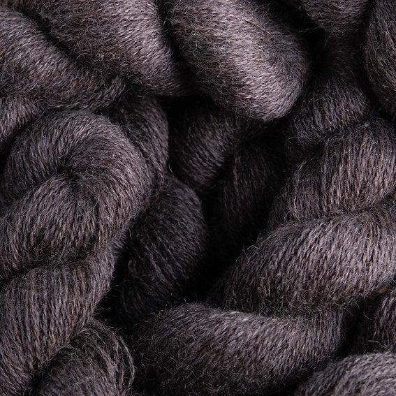 Beautiful-knitters-the-raw-wool-company-Wensleydale-longwool-cup-made-of-pewter