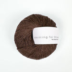 Beautiful-knitters-knitting-for-olive-no-waste-wool-chocolate