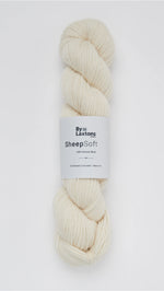 Beautiful-knitters-by-laxtons-sheepsoft-dk-Airedale