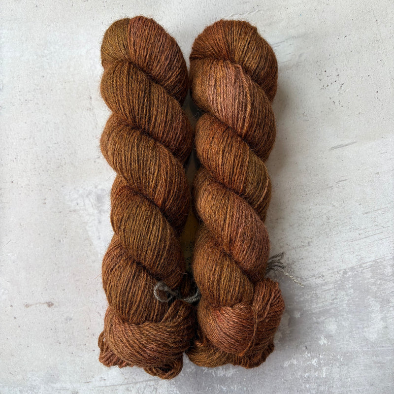 Telling Yarns NIGHT GATHERS & RESOLUTE