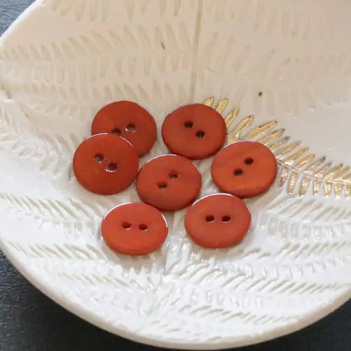 Lise Tailor MOTHER OF PEARL BUTTON