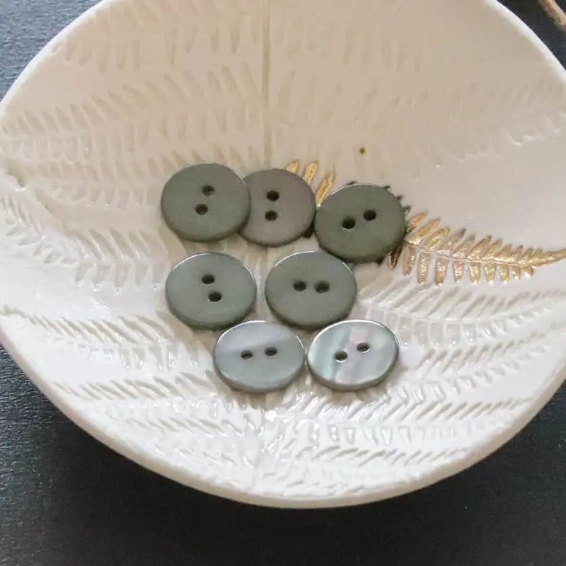 Lise Tailor MOTHER OF PEARL BUTTON